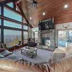 Glacier Peak Lodge