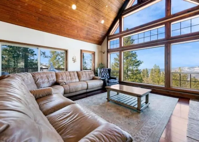 Glacier Peak Lodge